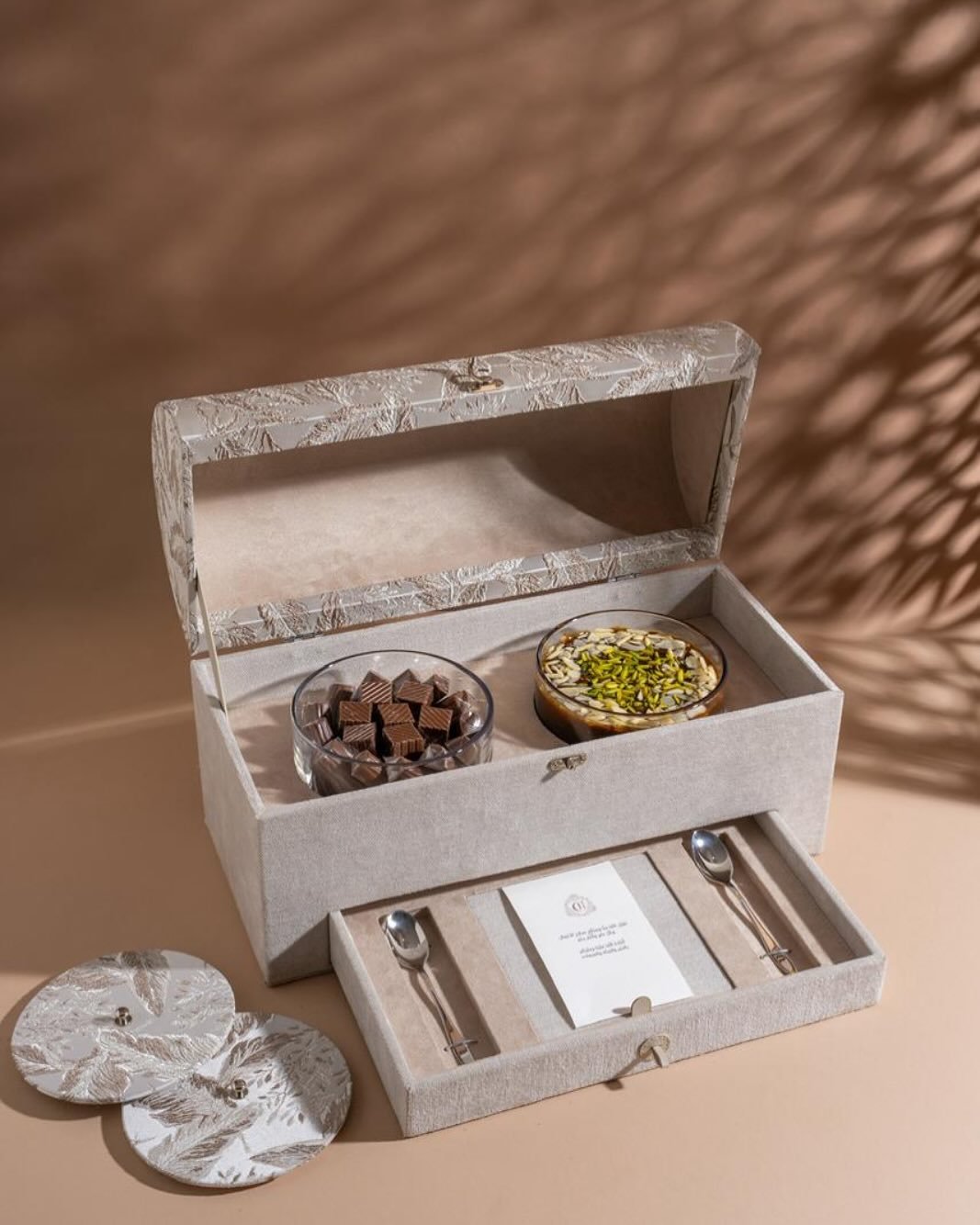 عن Chocolates & More